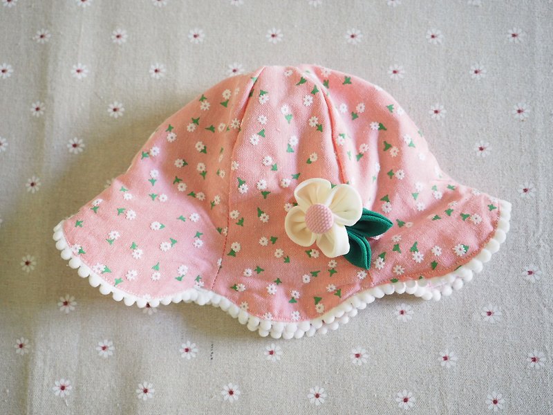 手作雙面粉紅小白碎花防曬防風帽子及小布花髮夾禮物套裝 - 嬰兒帽/髮帶 - 棉．麻 粉紅色
