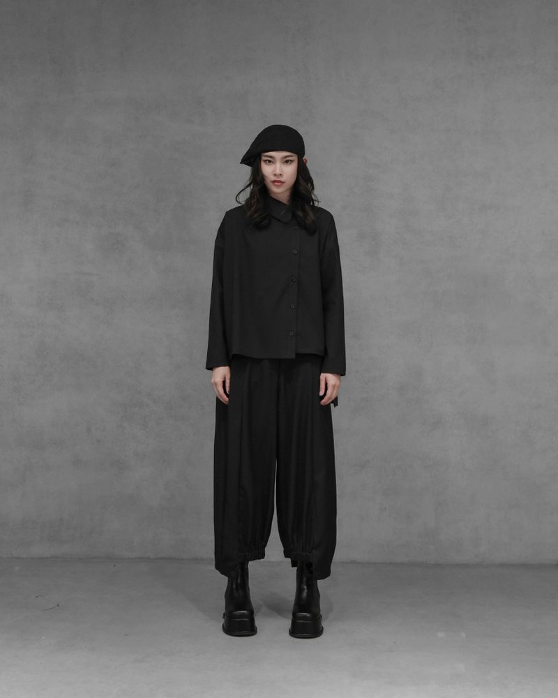 MUKK DESIGN 側開釦造型寬版襯衫 - 女襯衫 - 聚酯纖維 黑色