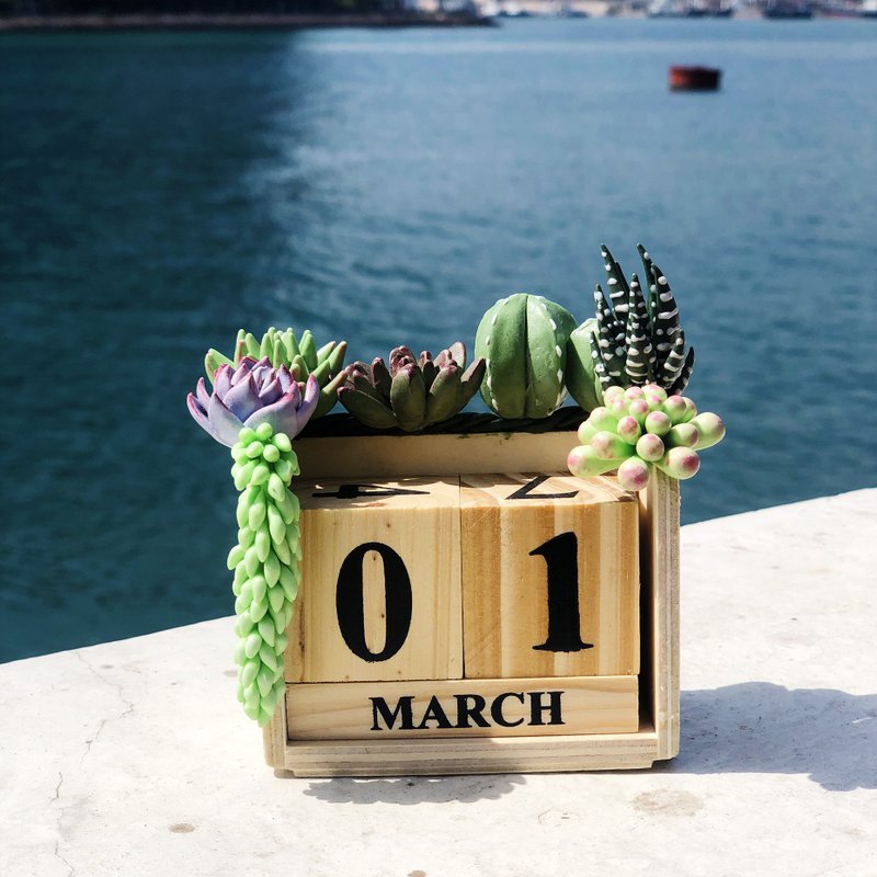 Succulents Wooden Calendar - ปฏิทิน - ดินเหนียว 