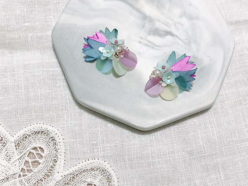 Shirly Sky exclusive order colorful kaleidoscope hand made flower limited edition ear pin / ear clip - Earrings & Clip-ons - Cotton & Hemp 