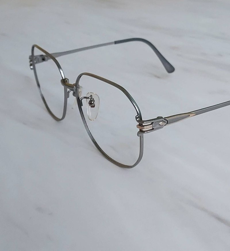VINTAGE絕版老品全新古董眼鏡 鈦合金 亮灰銀 鑲嵌金色圖騰 - 眼鏡/眼鏡框 - 其他金屬 銀色