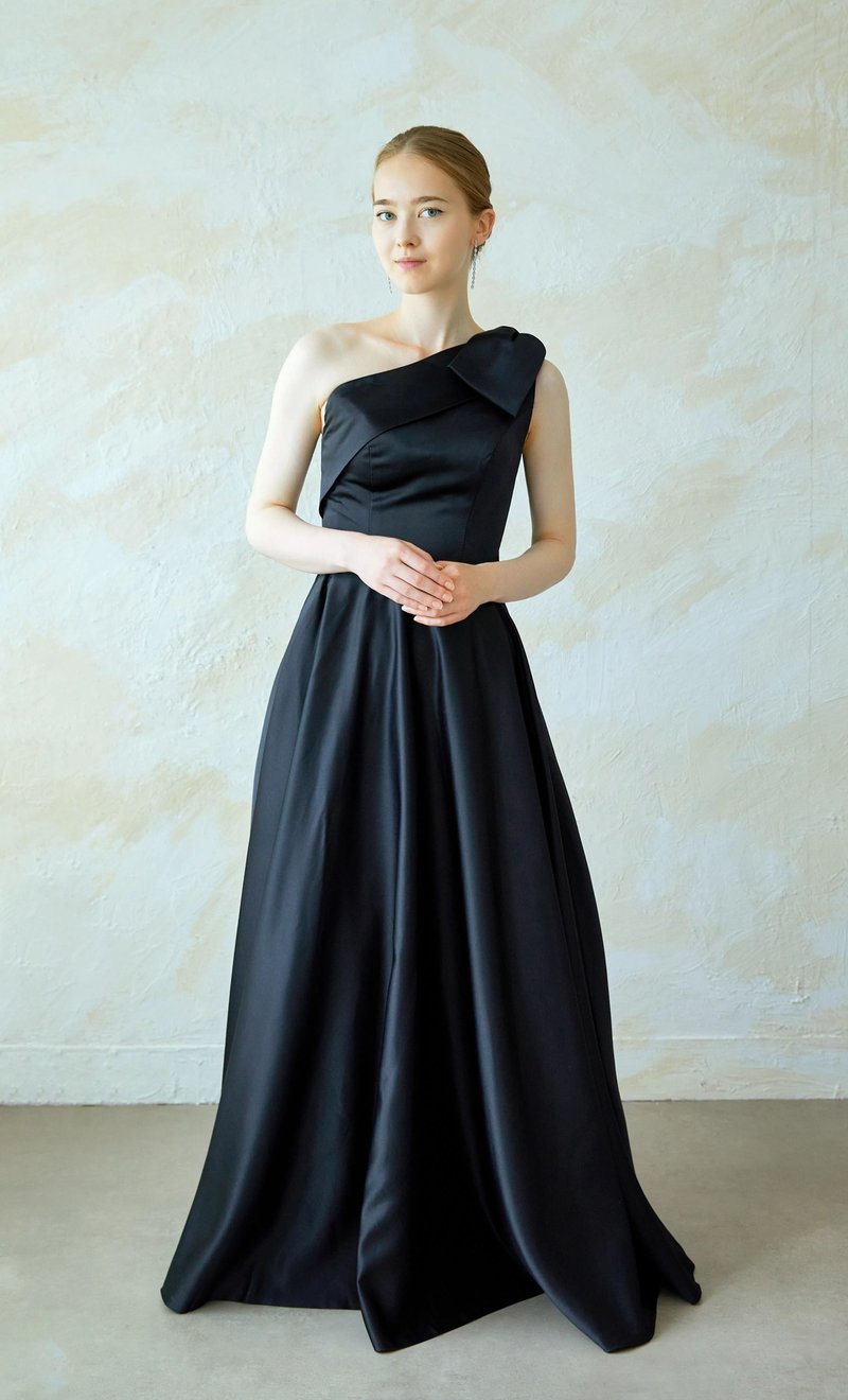 Black Giselle Dress - ชุดราตรี - วัสดุอื่นๆ สีดำ