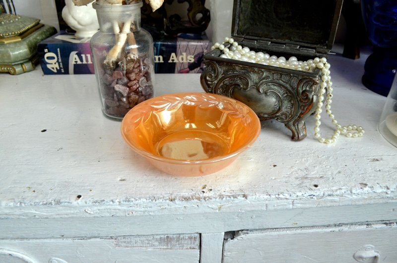 FIRE KING 蜜桃橘光面甜品水果玻璃碗 Luster Peach Fruit Bowl - 碗 - 玻璃 橘色