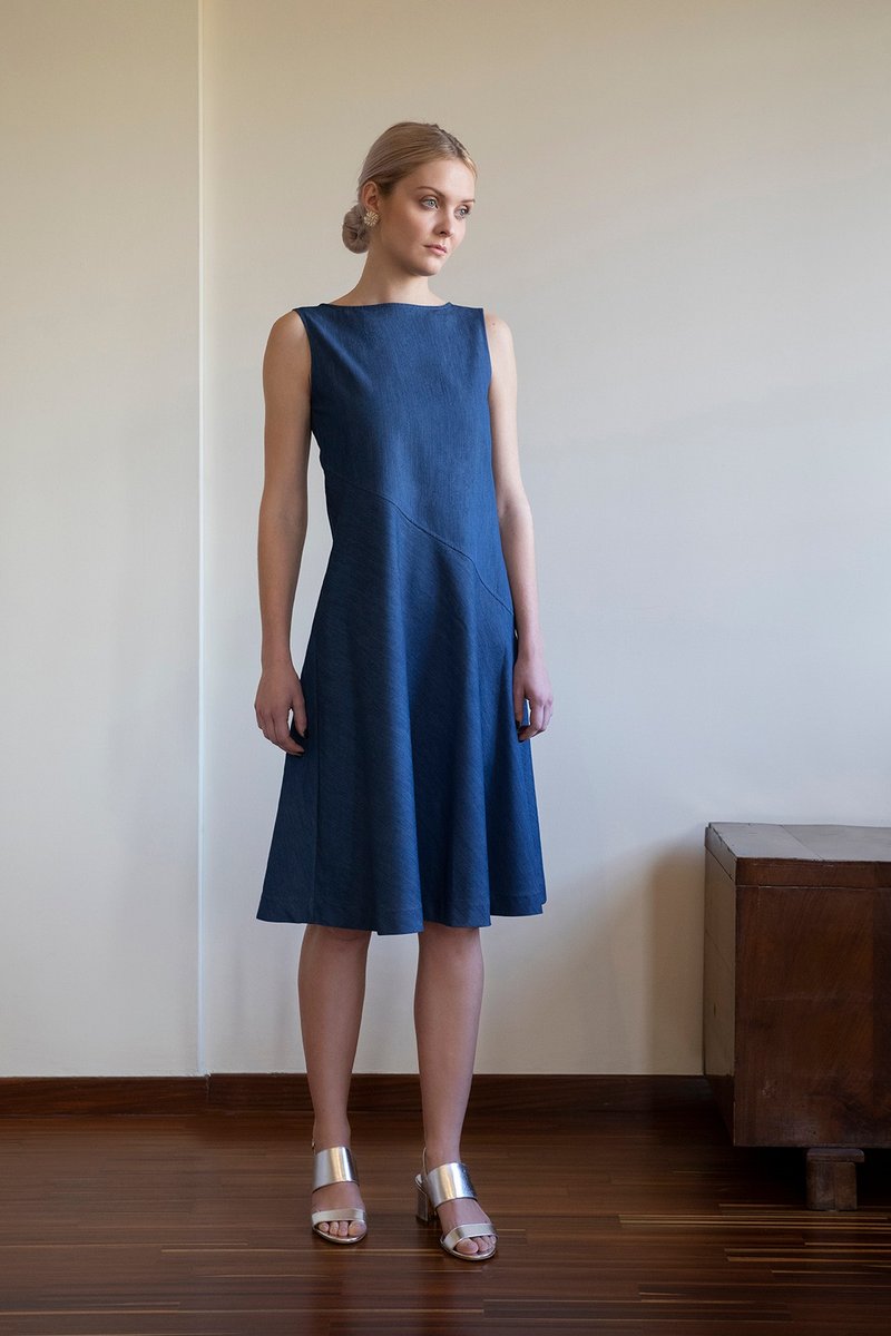 絲光丹寧斜裁洋裝 - 洋裝/連身裙 - 棉．麻 藍色