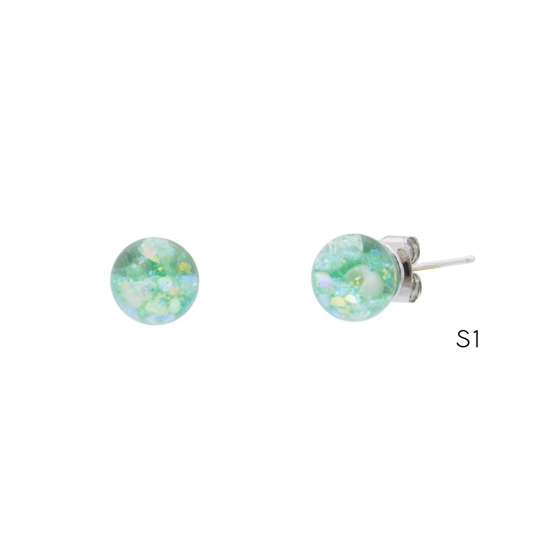 Luvin Snowball Earrings (s) - Earrings & Clip-ons - Glass 