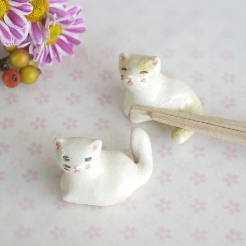 Two pieces of kittens chopstick restraint set - Chopsticks - Pottery White