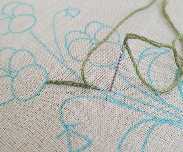 【SOPHIA203】 デイジー 花 刺繍 ハンドクラフト ベルト 白×黄 ちょっとレトロなお花畑の刺繍ブローチ | iichi 日々の暮らしを