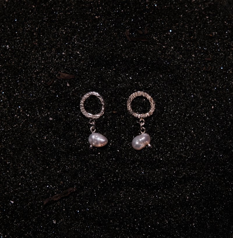 Related to water — Alien 02│pearl sterling silver small earrings - Earrings & Clip-ons - Sterling Silver Silver