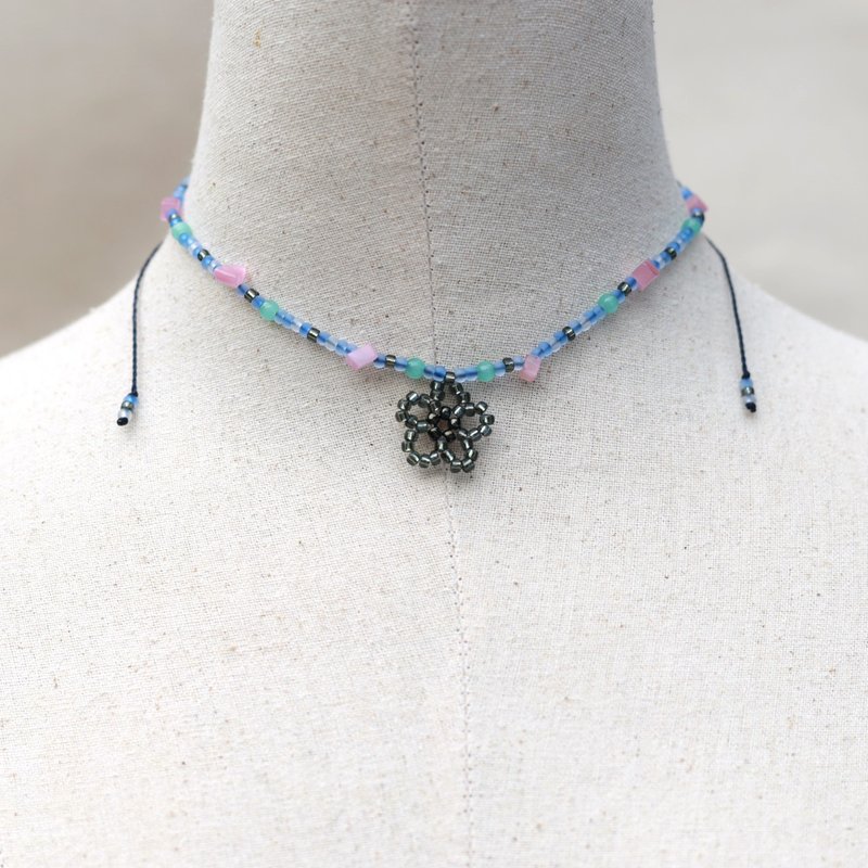 Black silver blue green pink flower beaded choker necklace - สร้อยคอ - งานปัก สีม่วง