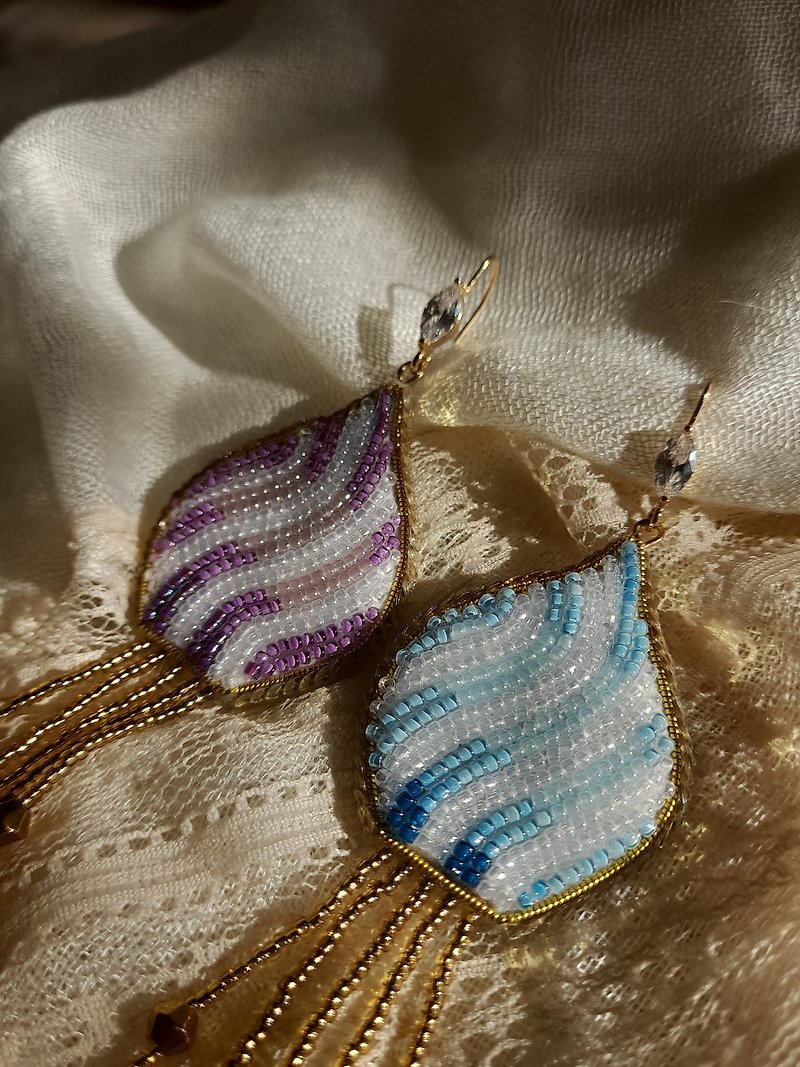 Beautiful handmade earrings embroidery St. Basil's Cathedral beaded blue purple - ต่างหู - งานปัก หลากหลายสี