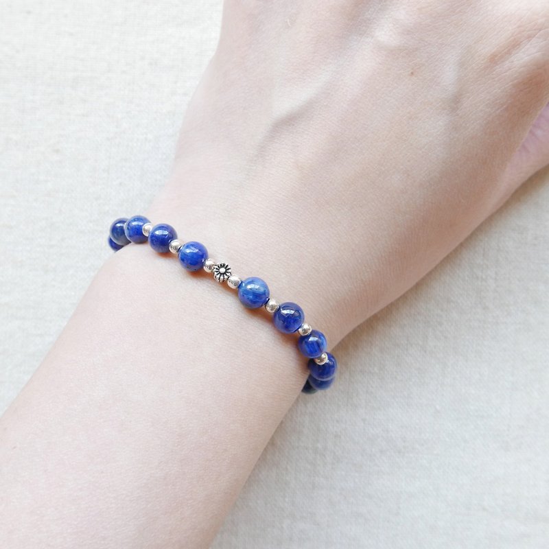 Limited to 1 item. Kyanite sterling silver elastic bracelet - สร้อยข้อมือ - เครื่องเพชรพลอย สีน้ำเงิน