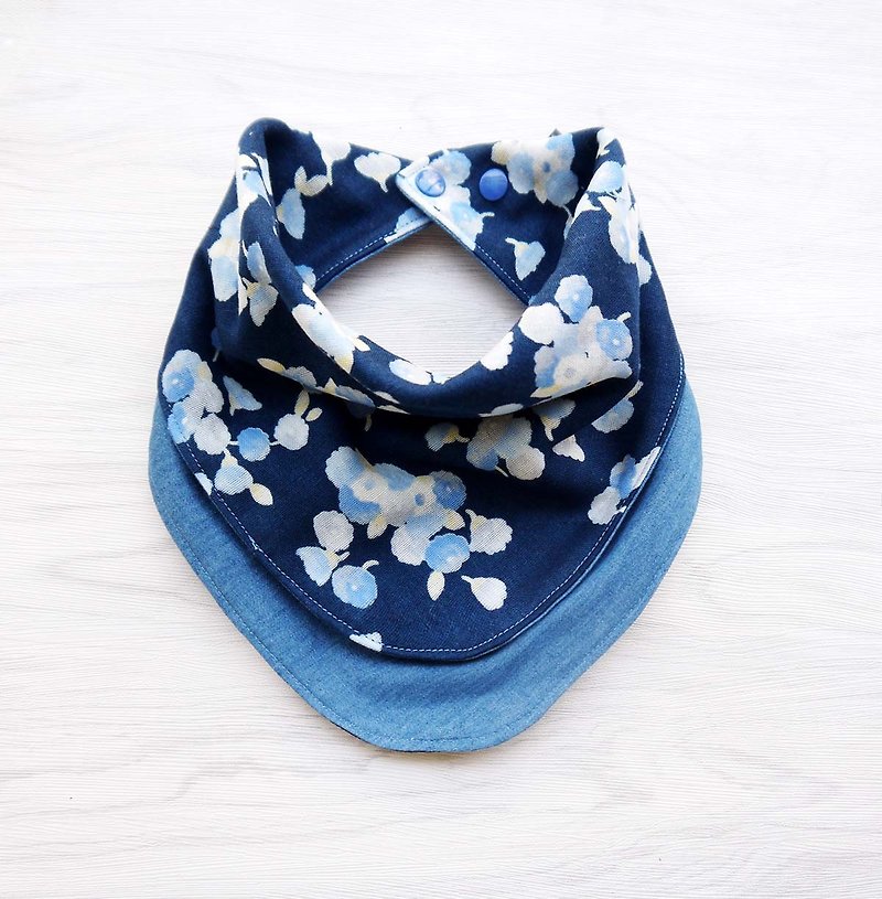 Japanese rendering flower double yarn series (dark blue)-double-sided bib saliva towel scarf - ผ้ากันเปื้อน - ผ้าฝ้าย/ผ้าลินิน สีน้ำเงิน