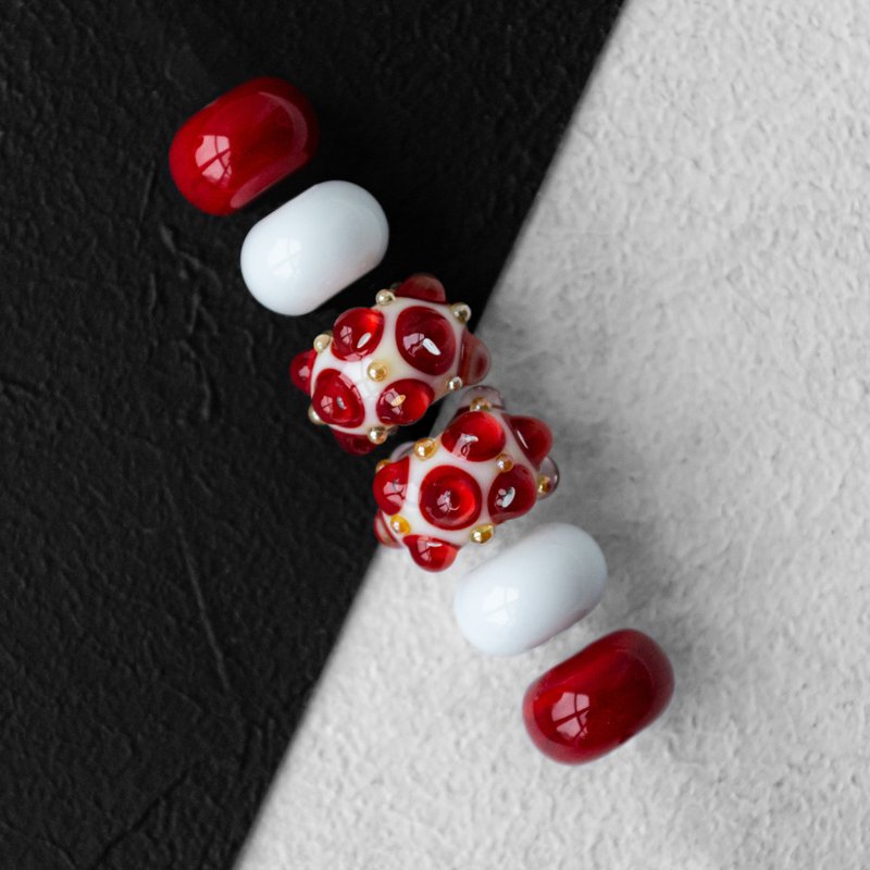 White and Red Transparent Earring Set Handmade Lampwork Glass Beads - 陶藝/玻璃 - 玻璃 