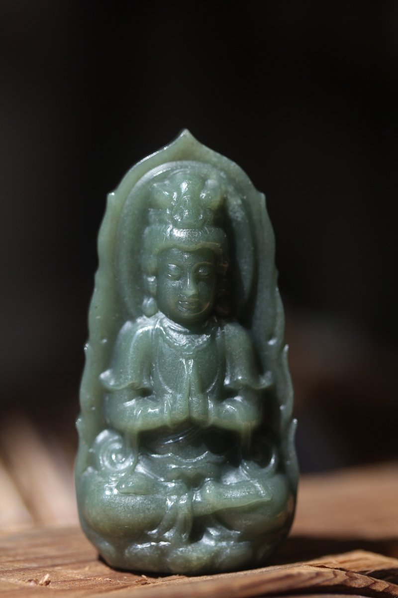 天然和田碧玉坐姿蓮花觀音菩薩玉石項鏈雕刻掛件吊墜送爸爸禮物 - 吊飾/掛飾 - 玉石 綠色