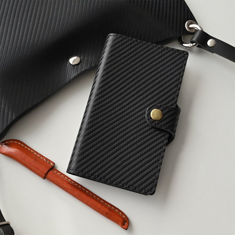全機種対応 手帳型 スマホケース イタリアンレザー 【カーボンレザー ベルト一体型】 アウトドア 誕生日 メンズ プレゼント ギフト AH02M - 手機殼/手機套 - 真皮 黑色