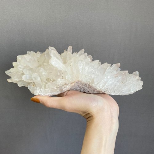 ホワイト水晶クラスター巨大マダガスカル産少しパープルの粉末