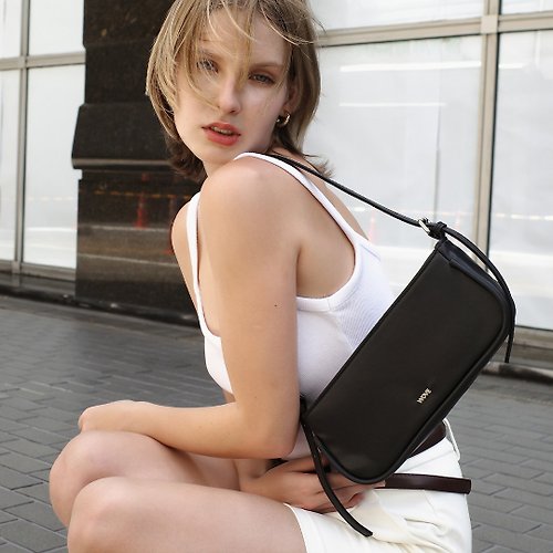 wove-official WOVE - City shoulder bag in black