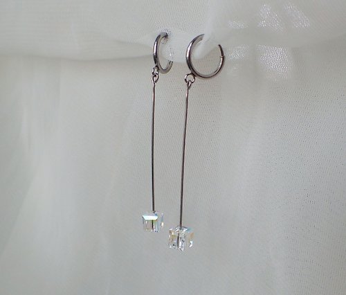 summermoon 夏月韶光 6MM方形珠,施華洛世奇元素 & 不鏽鋼耳圈夾耳環 (一對)