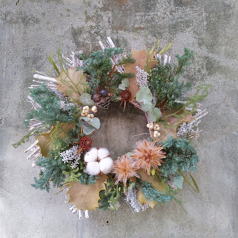 Diffuse Christmas wreath with dry flowers - ช่อดอกไม้แห้ง - พืช/ดอกไม้ สีเขียว