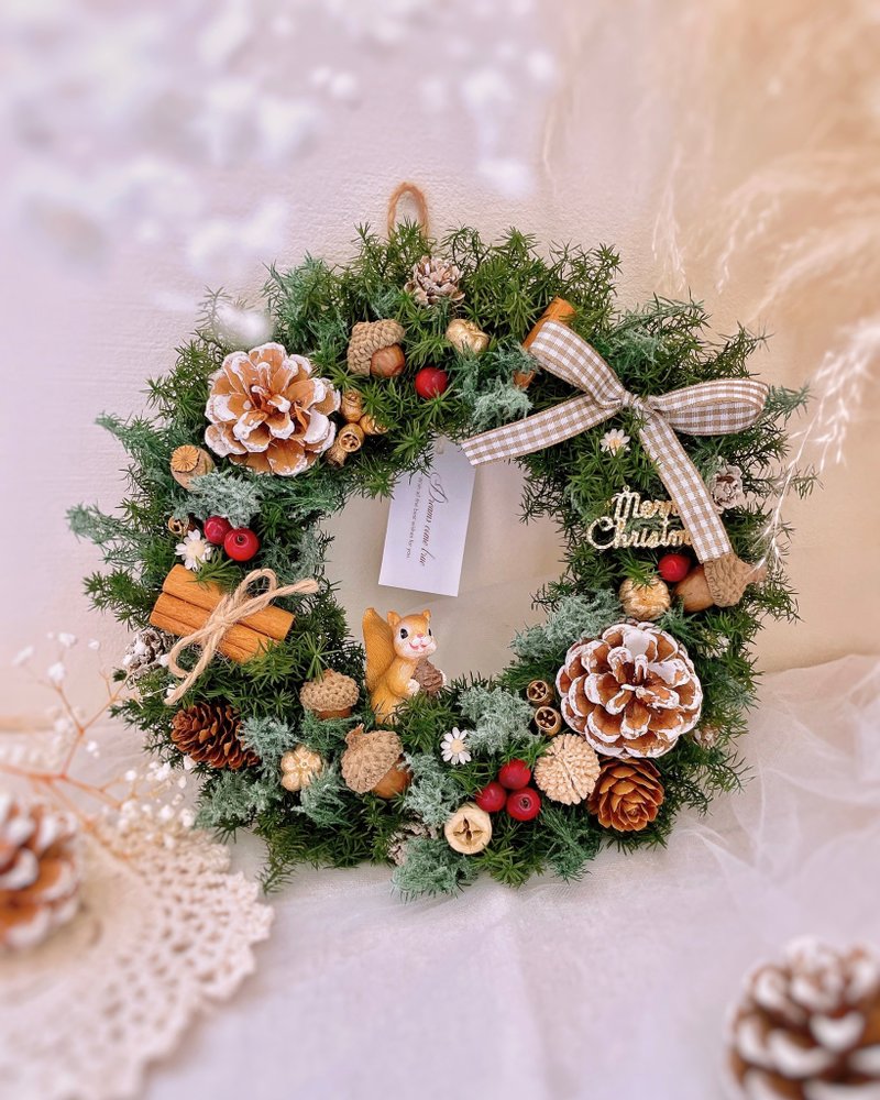 [Christmas Wreath] Forest Squirrel Wreath-Small L Immortal Cedar Comes with Gift Box 21 cm - ช่อดอกไม้แห้ง - พืช/ดอกไม้ สีเขียว