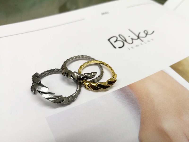 Dragon tail ring 18K gold - 戒指 - 貴金屬 金色