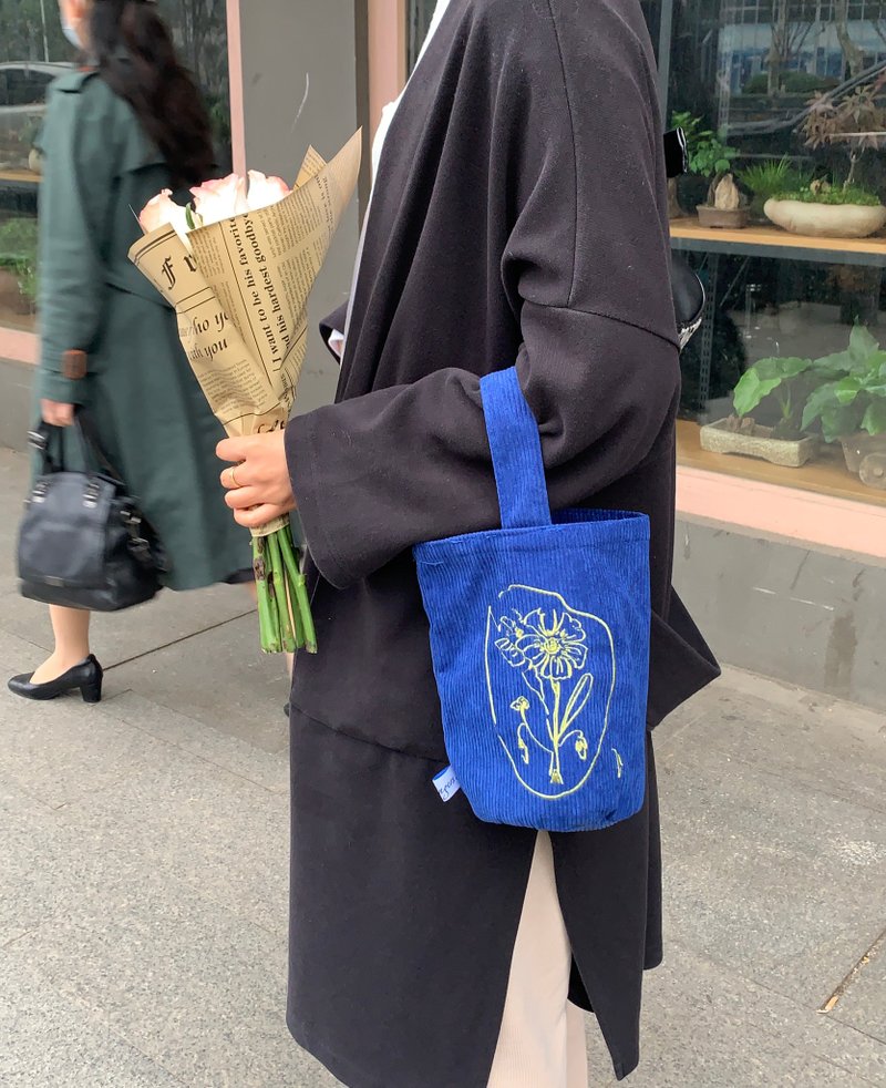 Embroidered Eco-friendly Beverage Tote Bag / Light Bucket Small Tote Klein Blue - Handbags & Totes - Other Materials Blue