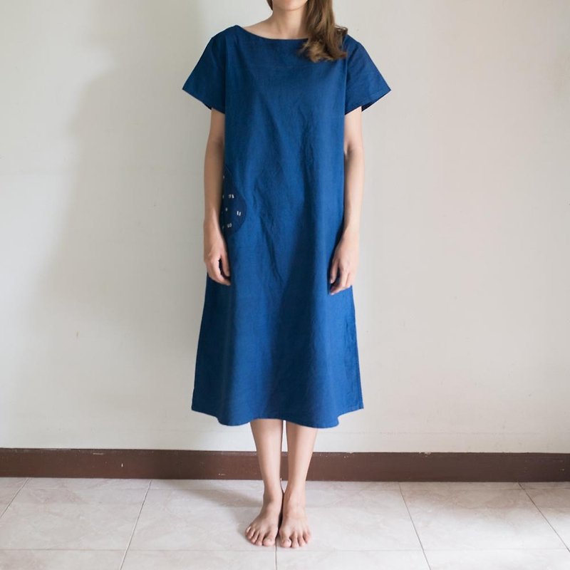 Hyotan dress | Natural cotton deep blue dye indigo - ชุดเดรส - ผ้าฝ้าย/ผ้าลินิน สีน้ำเงิน