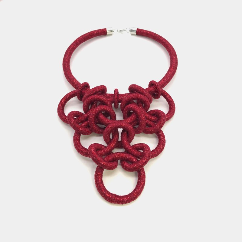 Red rope necklace Textile necklace Woven necklace Collar frill necklace - สร้อยคอ - งานปัก สีแดง