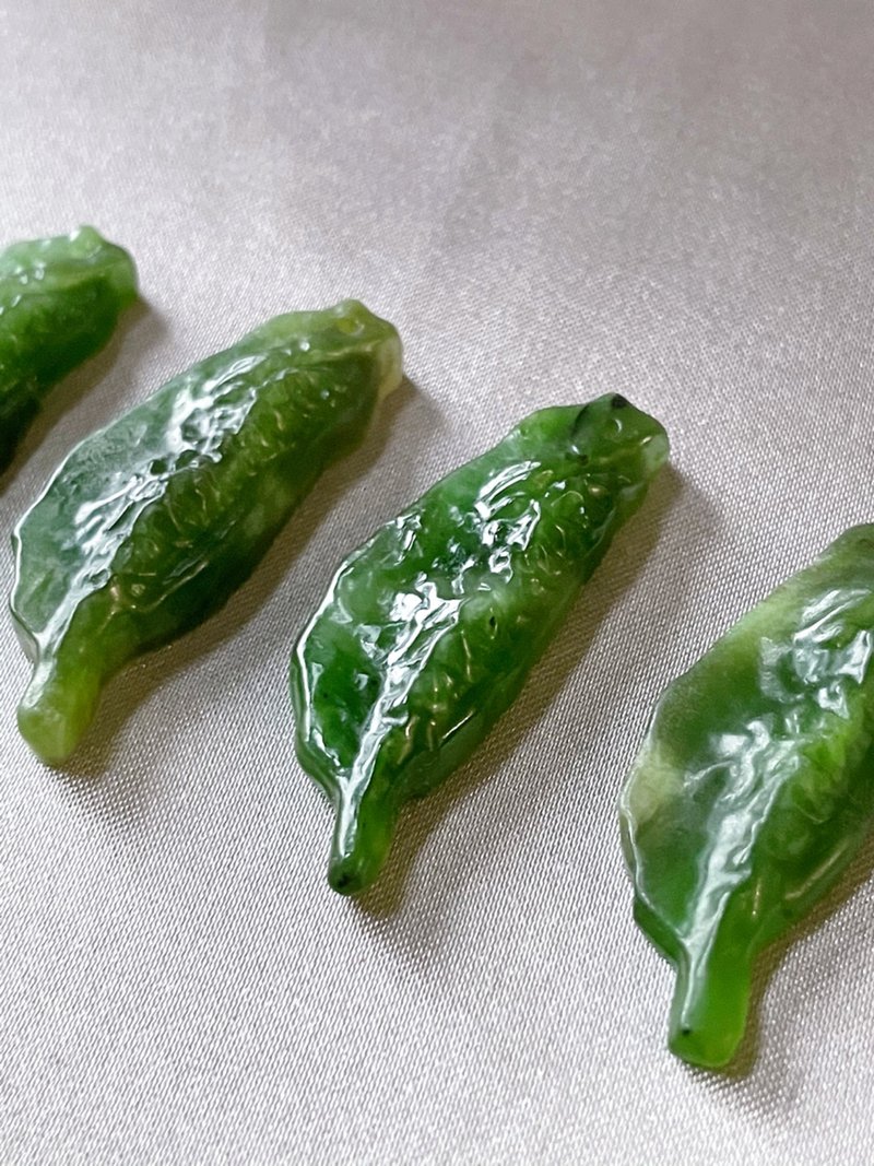 【玉玉印章】天然翠綠碧玉 立體台灣墜飾 - 其他 - 寶石 綠色