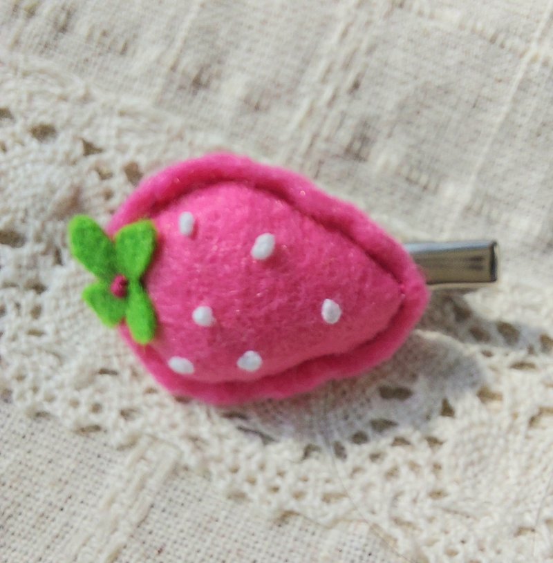 Can't Eat Fruit - Small Sand Clip/Pin - Hair Accessories - Polyester Multicolor