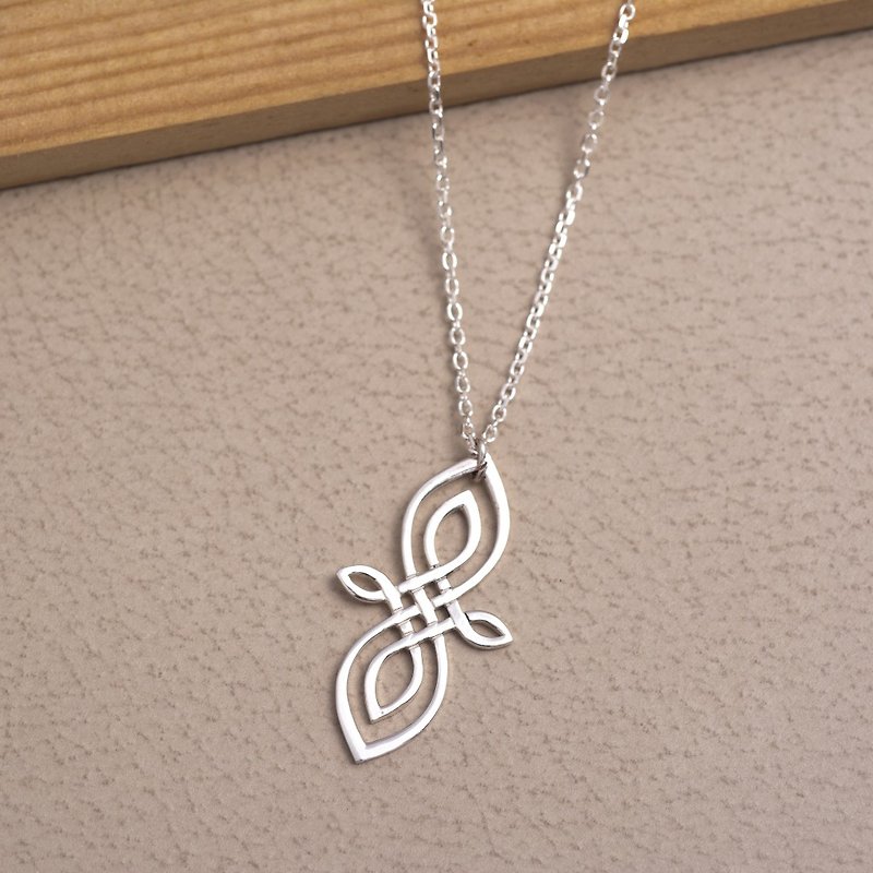 Sterling silver long rope knot necklace - สร้อยคอ - โลหะ สีเงิน
