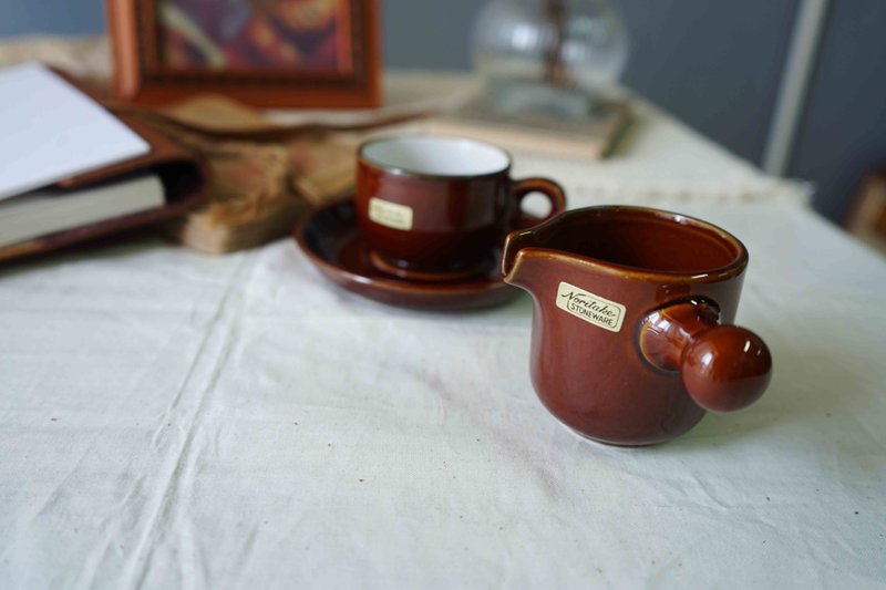 日本雜貨-文青咖啡館Noritake FOLKSTONE深棕色咖啡拿鐵杯盤組3件 - 茶壺/茶杯/茶具 - 瓷 咖啡色