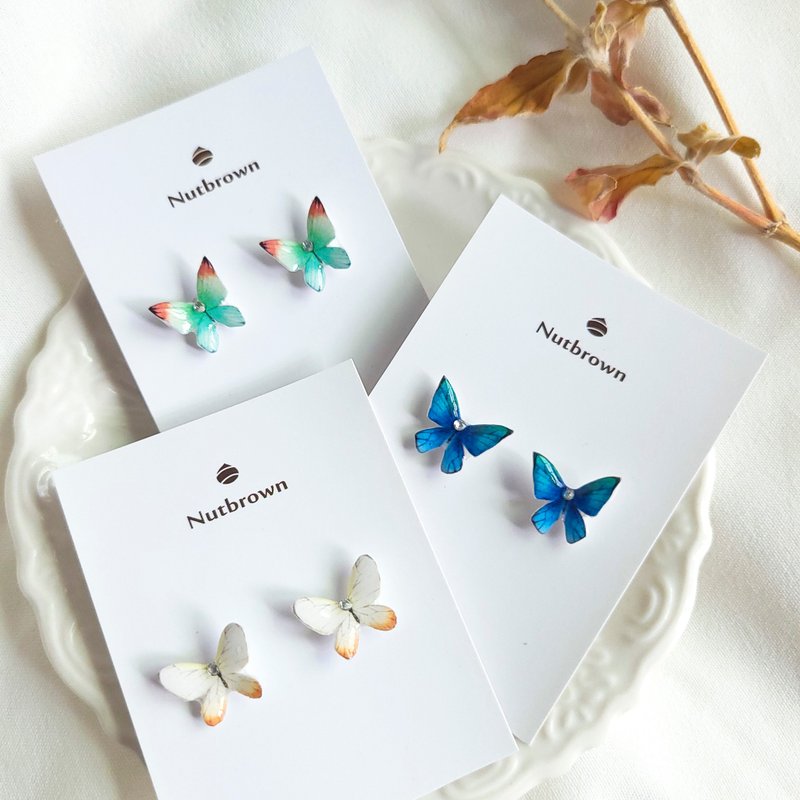 【動物們 No.026】-三色小蝴蝶 耳環/耳夾 - 耳環/耳夾/耳骨夾 - 樹脂 多色