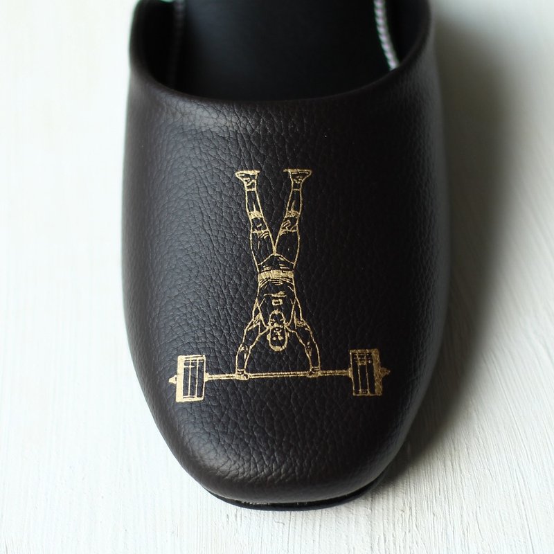 CLOAKROOMS OF .Fuller Indoor Slippers Design - Weightlifter Black/White - รองเท้าแตะในบ้าน - หนังเทียม ขาว