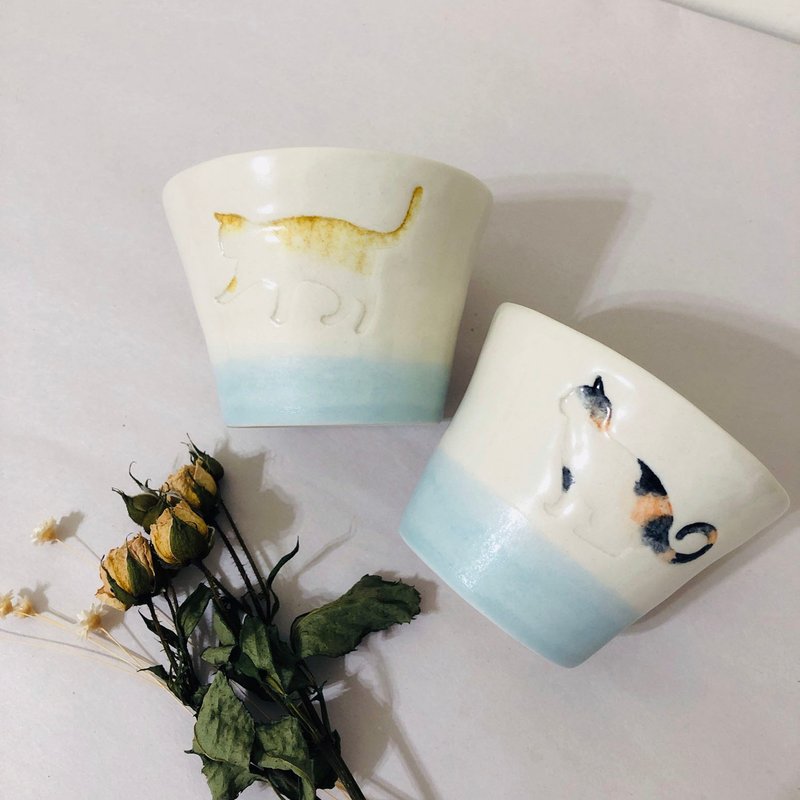 海邊小貓 / 手感茶杯 (1入) - 茶壺/茶杯/茶具 - 瓷 多色