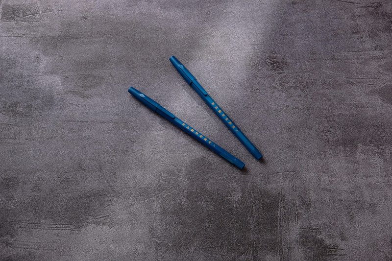 台湾大学 レトロボールペン - プロイセンブルー - 油性ボールペン - 金属 多色