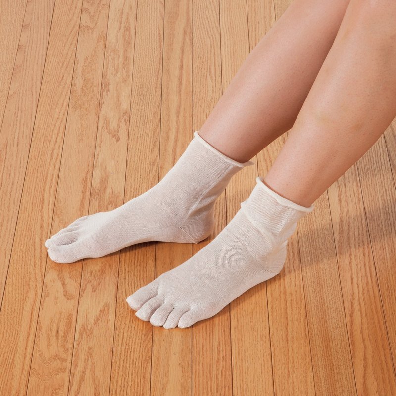 Made in Japan Cocoonfit full silk toe socks first layer replacement size L - ถุงเท้า - ผ้าไหม ขาว