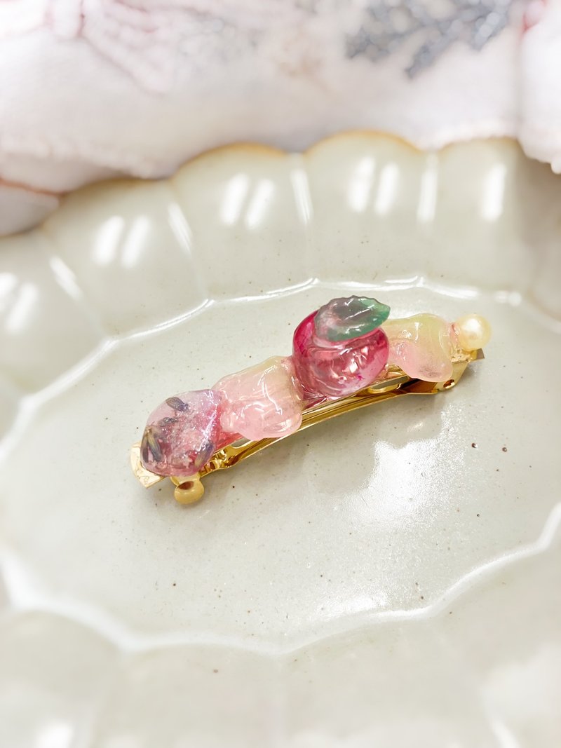 蘋果引力 透明感色系 手作髮夾 植椛。飾 - 髮夾/髮圈 - 樹脂 粉紅色