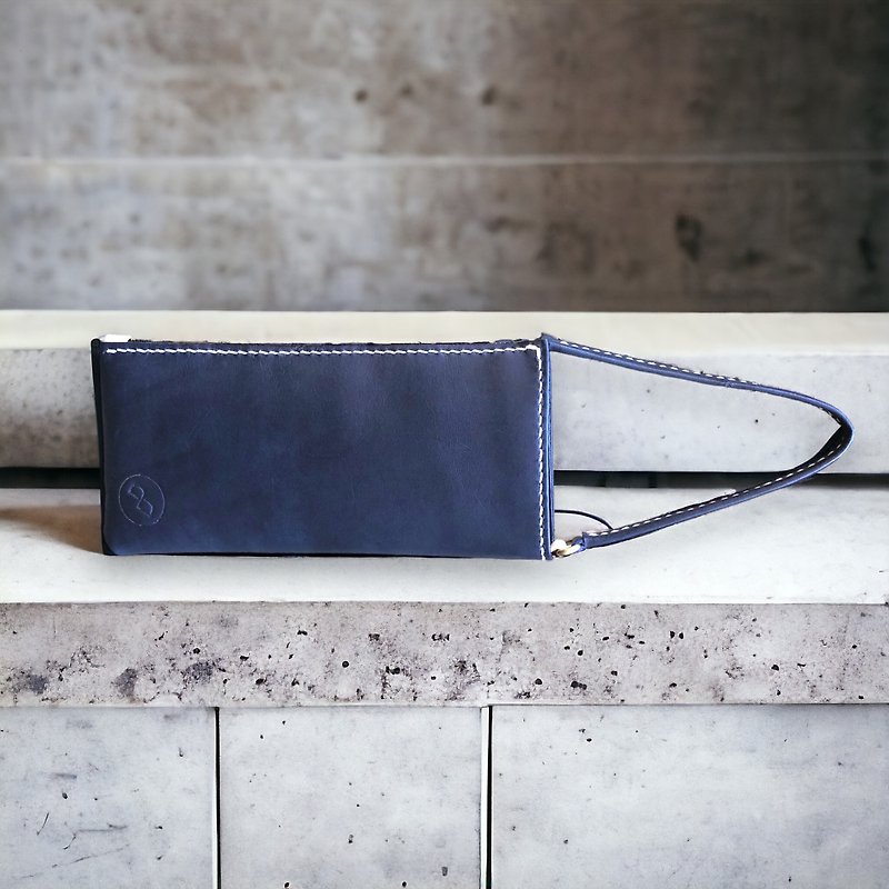 Elegant lady zipper long clip (mobile phone case) - low-key blue - กระเป๋าสตางค์ - หนังแท้ สีน้ำเงิน