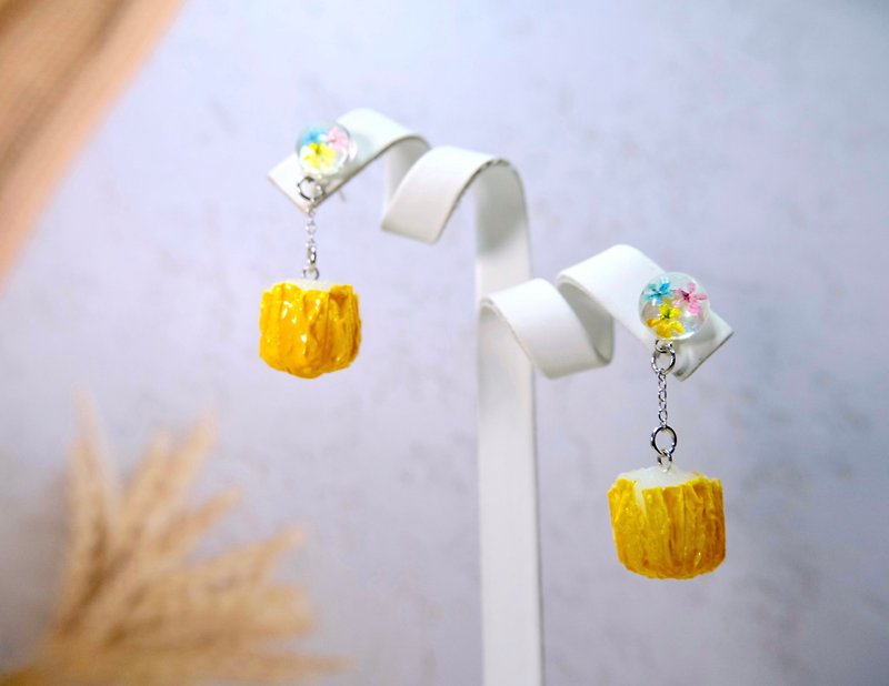 Hand-pressed flower siu mai shape earrings - Earrings & Clip-ons - Resin 