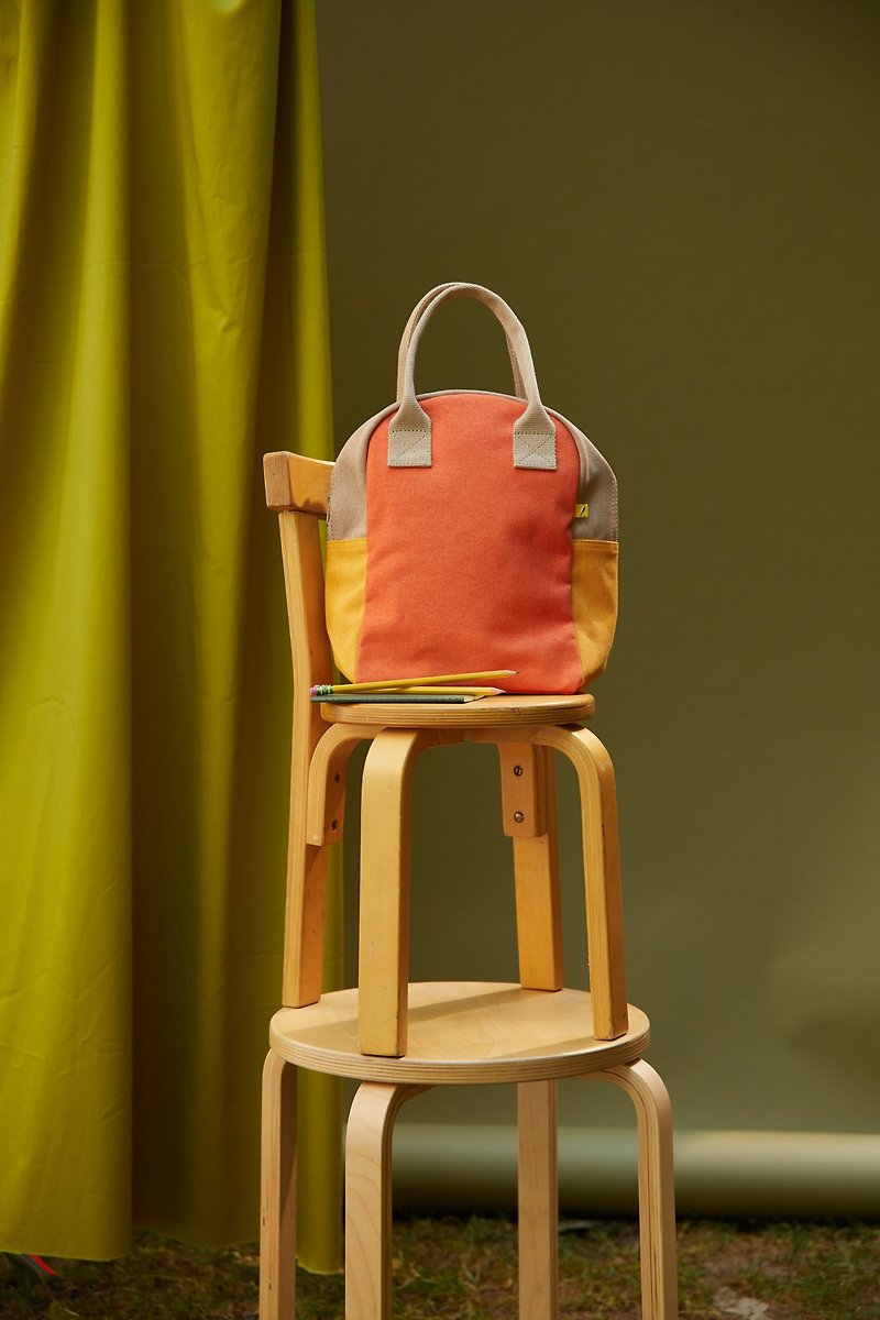 Fluf Zipper Lunch-Block Poppy Oat Mango - กระเป๋าถือ - ผ้าฝ้าย/ผ้าลินิน สีส้ม