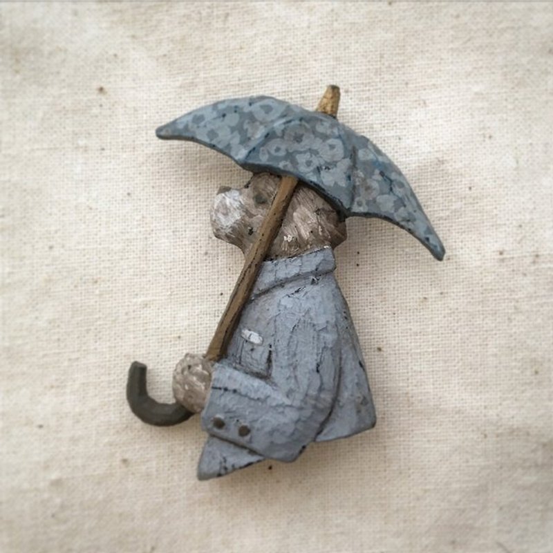 Pin resin brooch 　-Seek the other side of rain- - Brooches - Other Materials Gray