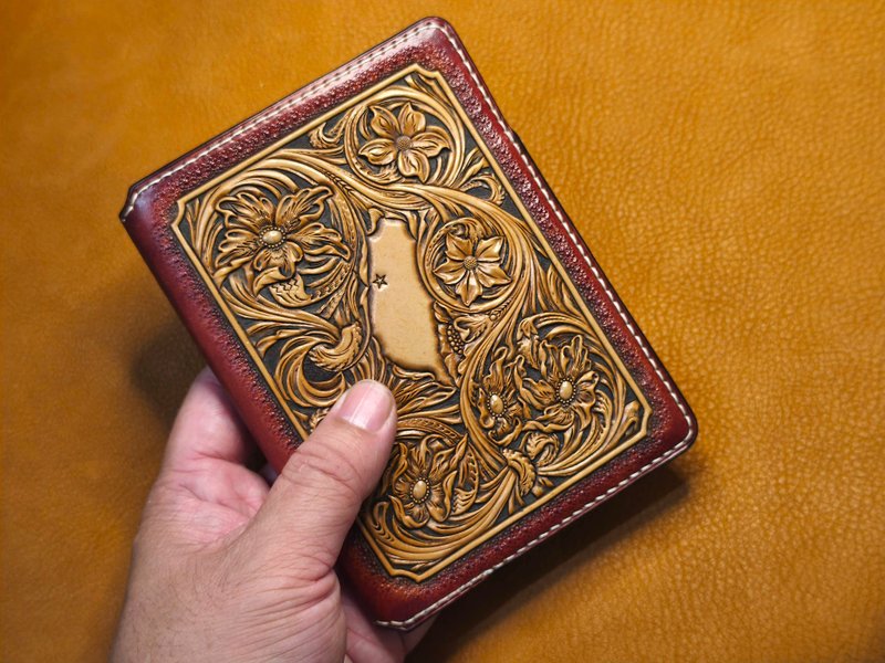 瘋革-台灣唐草皮雕護照套 - 護照夾/護照套 - 真皮 透明