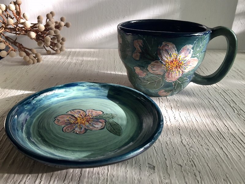 Myrtle depicts coffee cup group _ pottery mug - แก้วมัค/แก้วกาแฟ - ดินเผา สีเขียว