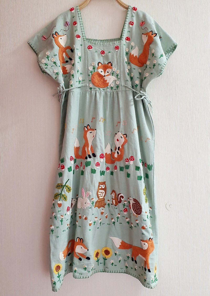 可愛的手工刺繡連衣裙、棉布、狐狸、花、蘑菇、動物 - 連身裙 - 繡線 綠色