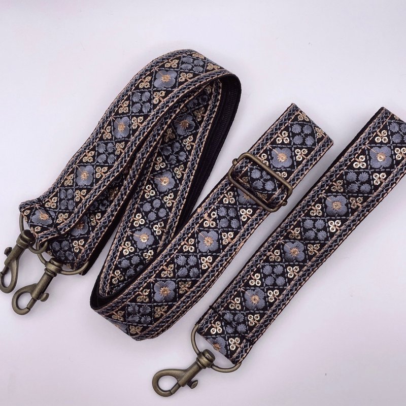 刺繡手機背帶 可調節背帶 好煩小姐 - 手機配件 - 其他人造纖維 藍色