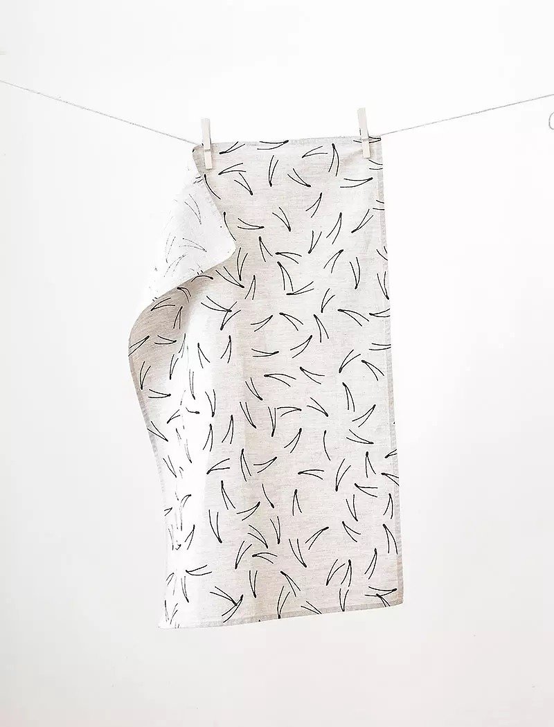 Nordic style design – Barr tea towel, nature/black