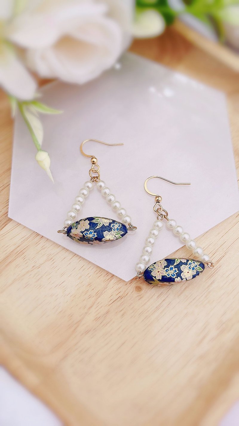 Blue Twisted Oval Flower Tensha Triangle Pearl Earrings | 18K Gold - ต่างหู - วัสดุอื่นๆ 