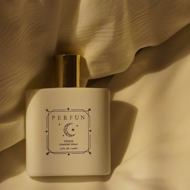 【舒眠精油噴霧】維納斯星辰舒眠精油織物噴霧 l 助你深度好眠 - 香氛/精油/擴香 - 玻璃 