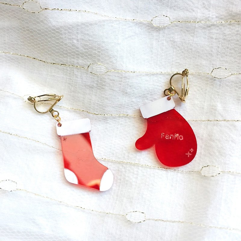 Santa Claus gloves and socks / Christmas limited edition earrings ear hook clip - Earrings & Clip-ons - Acrylic Red